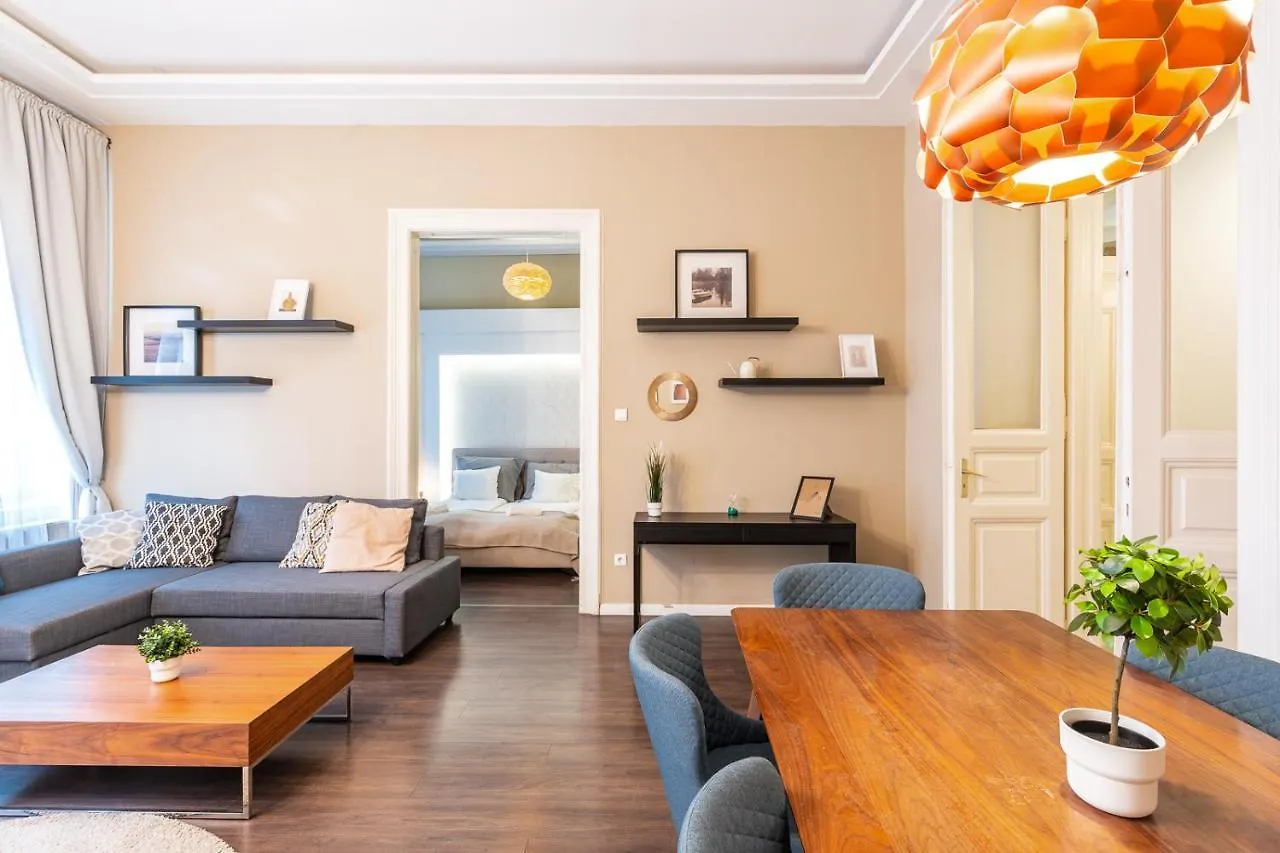 Spacious Luxury Apartment At The Heart Of Budapest Hungary