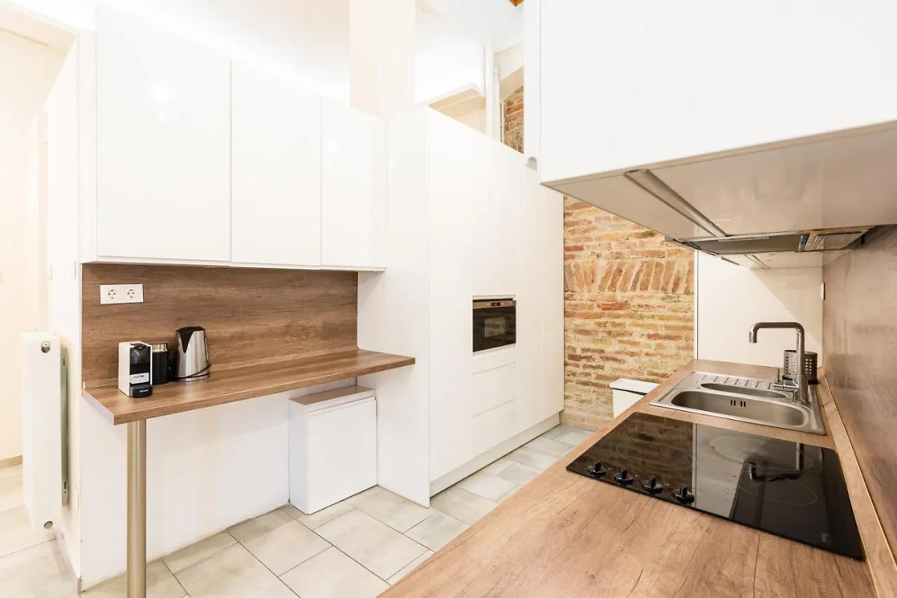 Spacious Luxury Apartment At The Heart Of Budapest