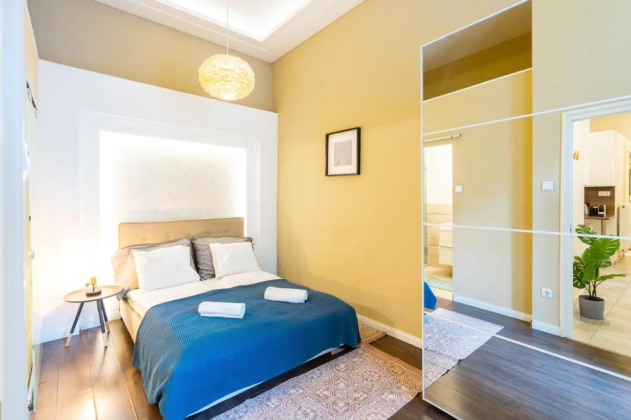 Spacious Luxury Apartment At The Heart Of Budapest
