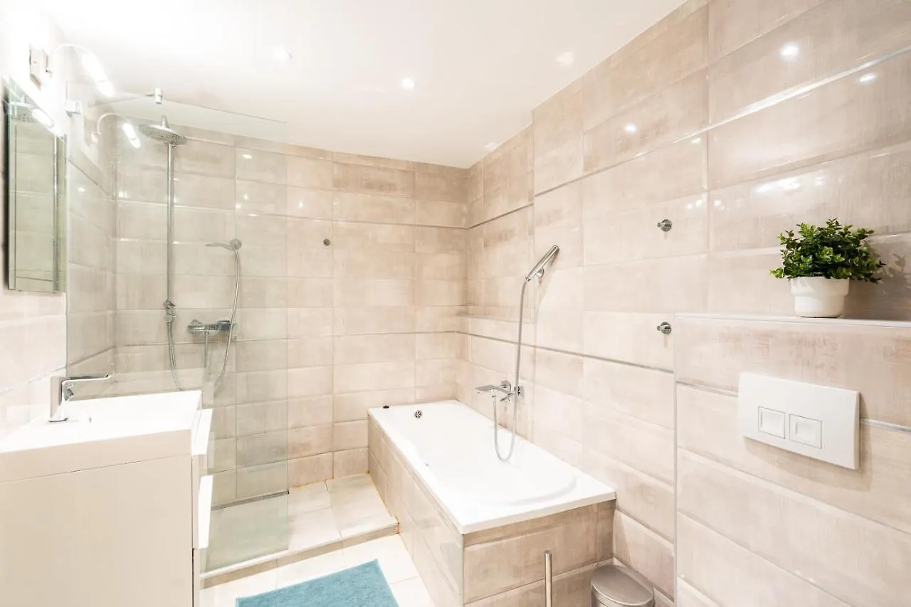Spacious Luxury Apartment At The Heart Of Budapest